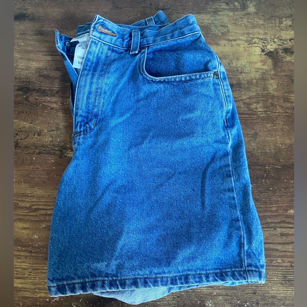 LIZ CLAIRBORNE classic fit shorts